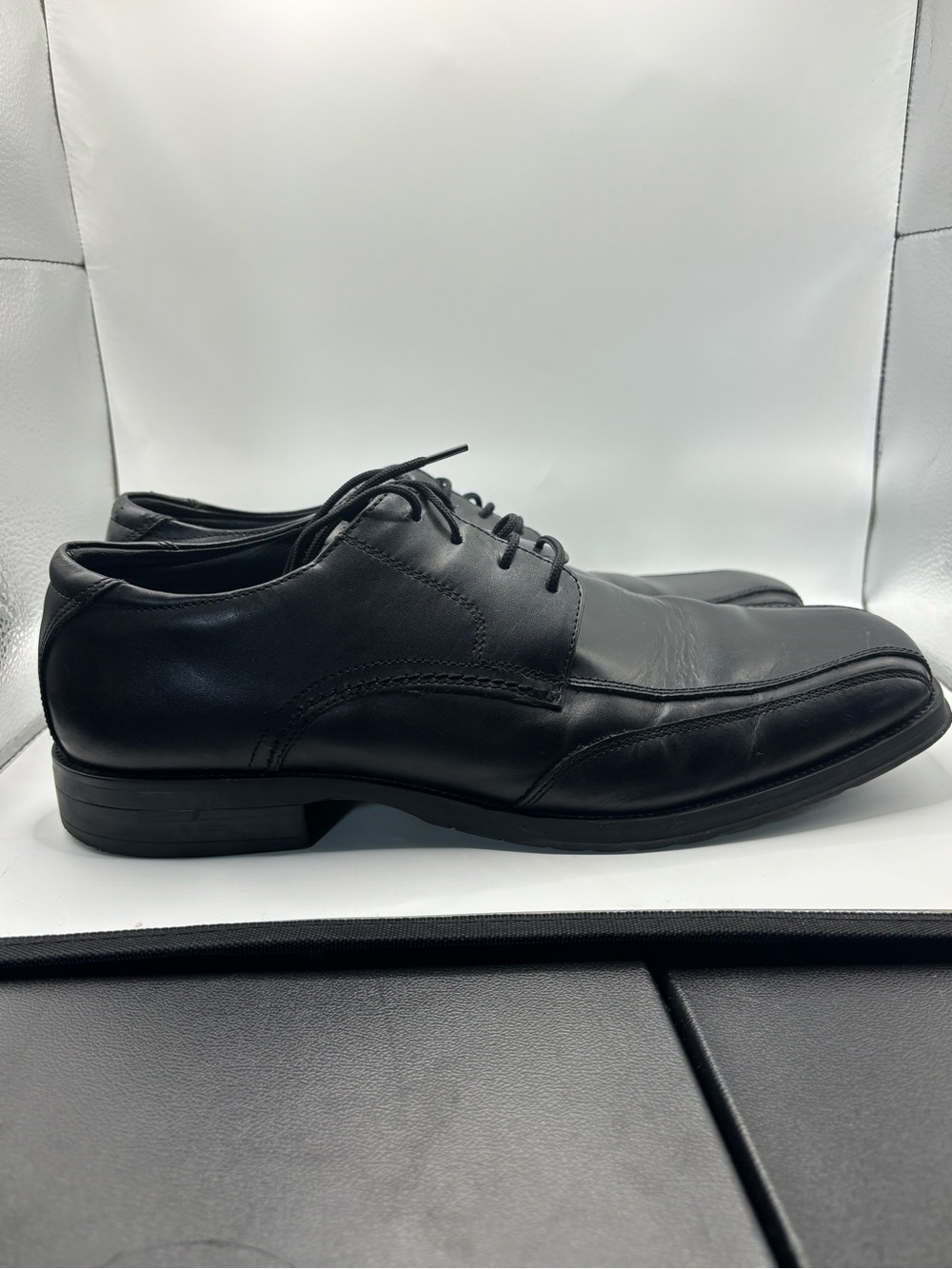 Nunn Bush Black Leather Lace-Up Oxfords